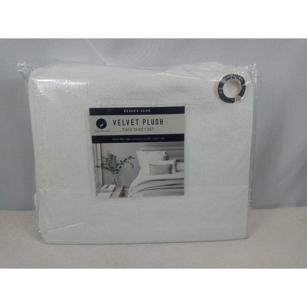 Twin Sheet Set White Velvet Plush Extra Soft Velvet Luxe Sheets Great Bay Home - Picture 2 of 7